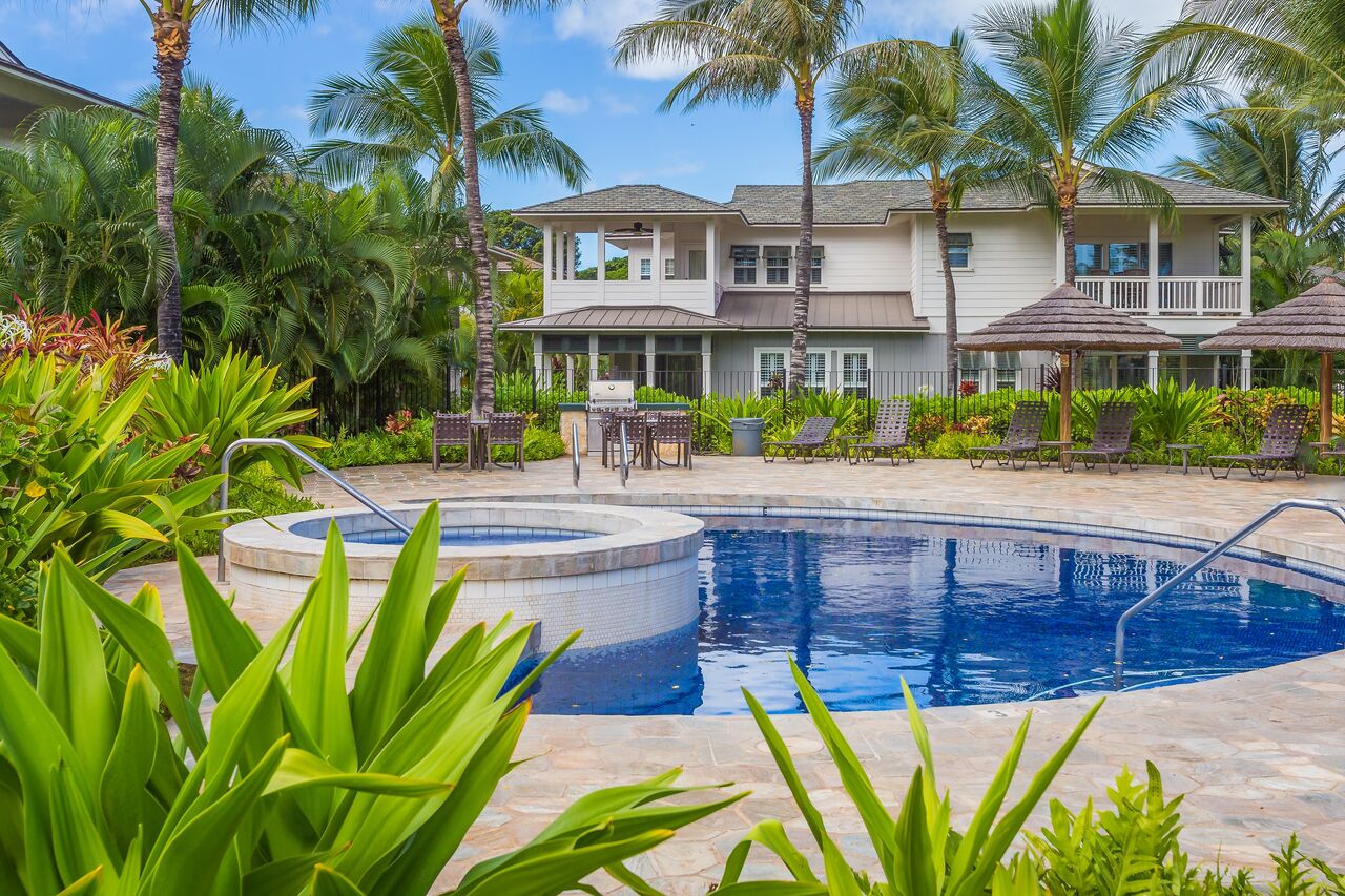 Picture of the Pool of Our 4 Bedroom Houses for Rent Oahu.