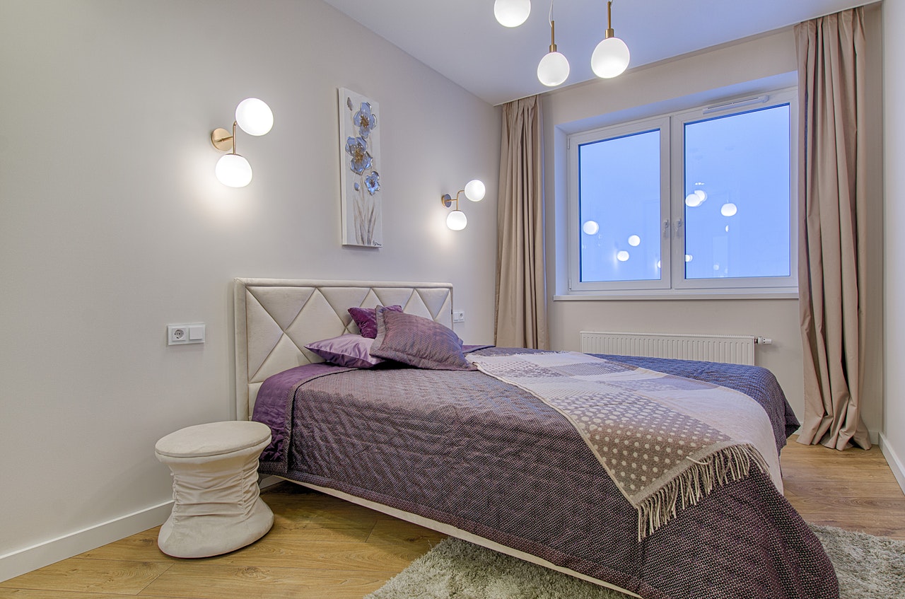 Bedroom with Large Bed of Our Oahu Holiday Rentals.